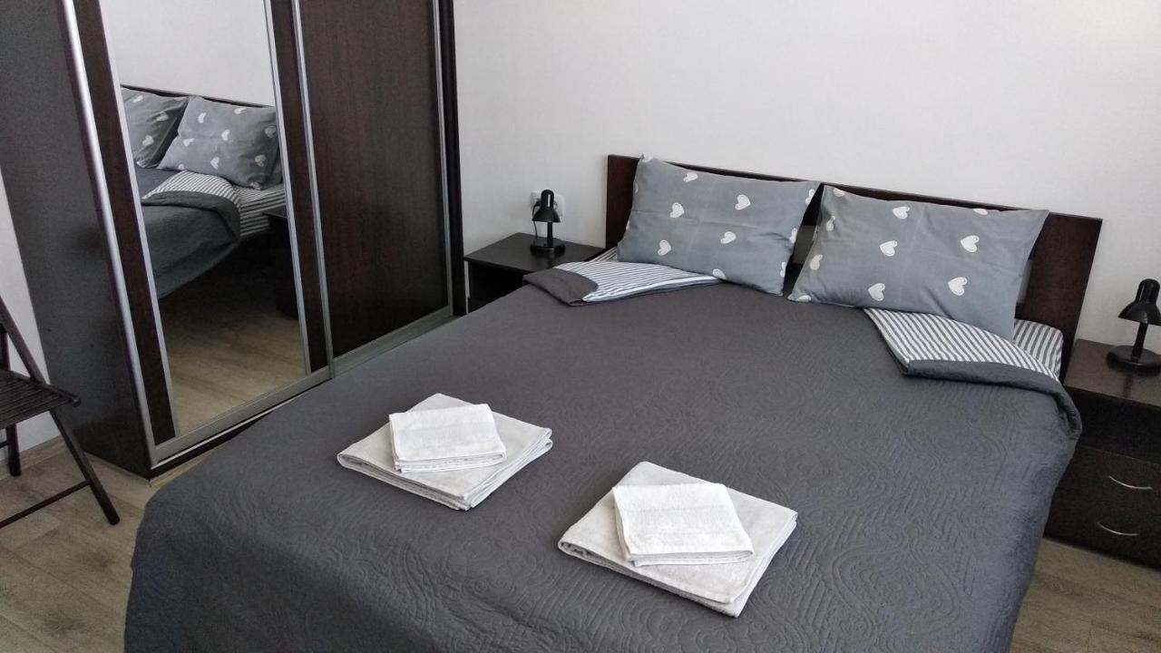 Fly Up Apartment *