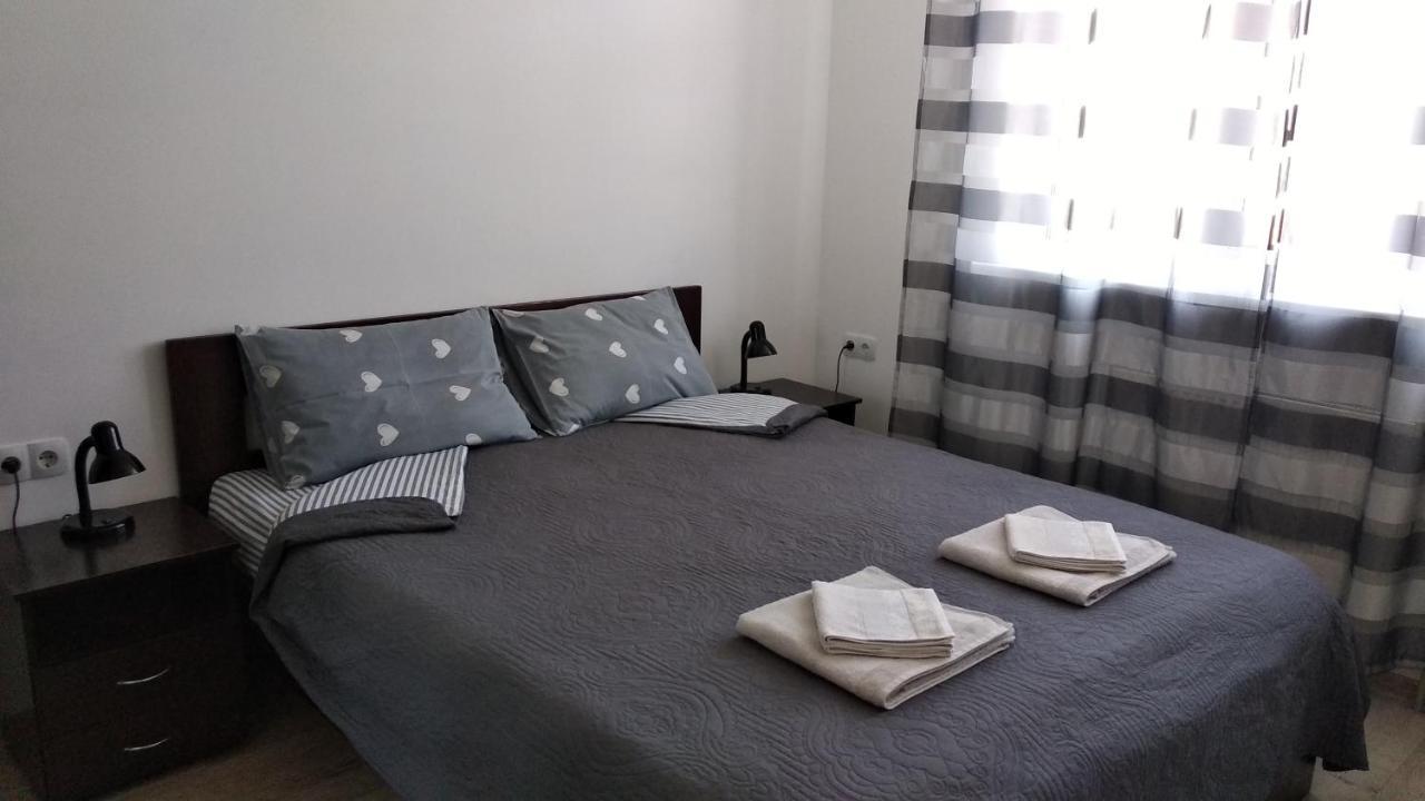 Fly Up Apartment *