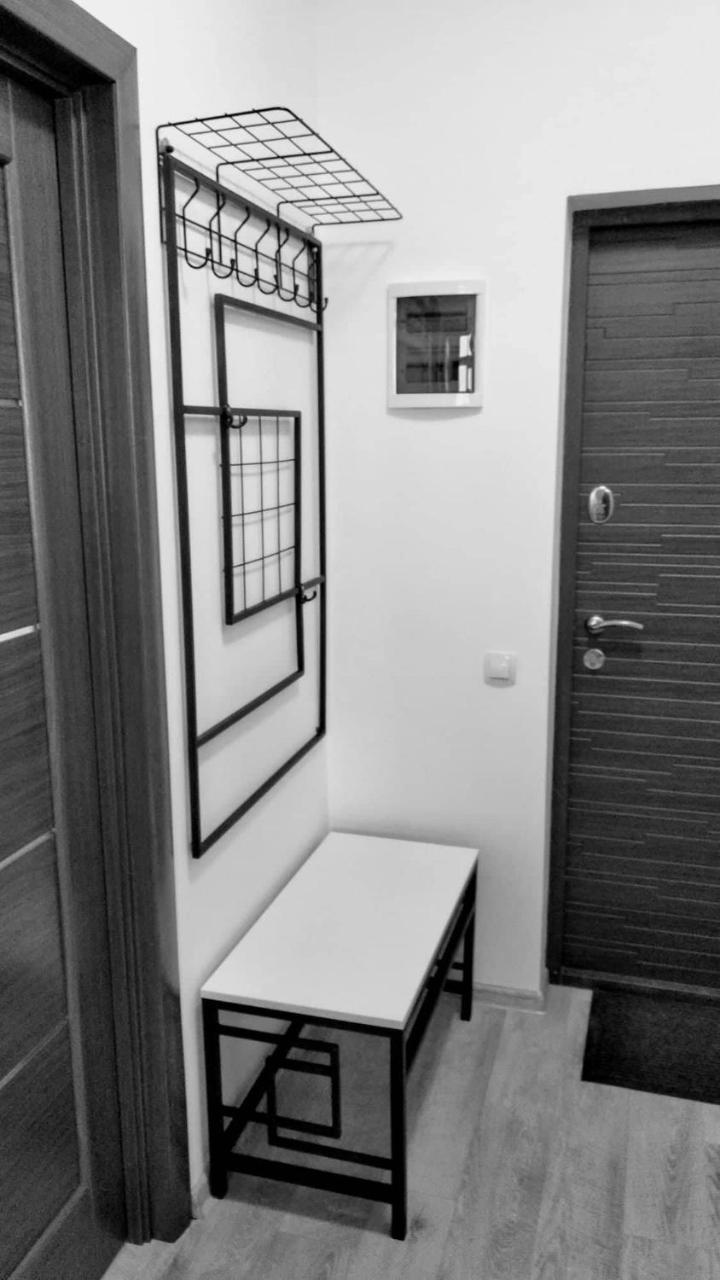 Apartment Fly Up